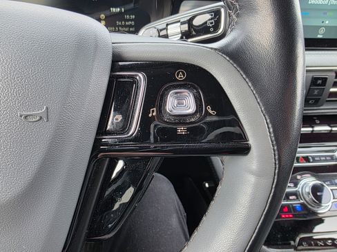 Used 2022 Lincoln Corsair Reserve w/ Equipment Group 201A image 14