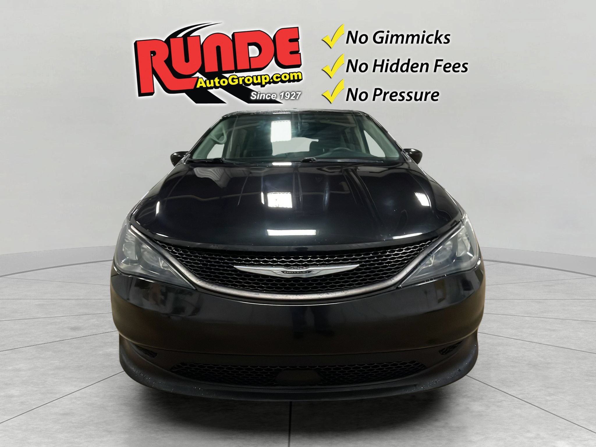 Used 2021 Chrysler Voyager L FWD image 4
