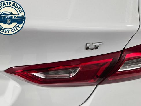 Used 2023 Chevrolet Malibu LT FWD image 31