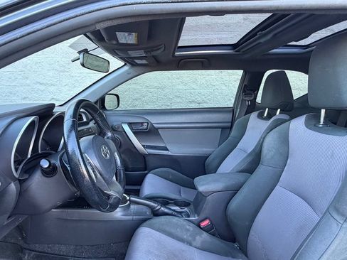 Used 2015 Scion tC FWD image 9