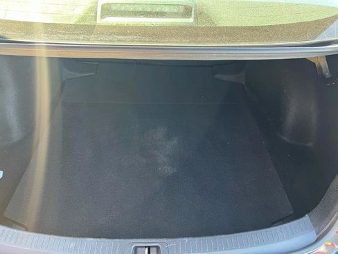Used 2020 Toyota Corolla LE FWD image 5