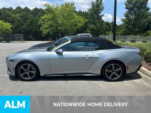 Used 2025 Ford Mustang Premium RWD image 4