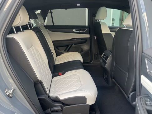 New 2026 Volkswagen Atlas Cross Sport SEL Premium R-Line AWD/4WD image 30