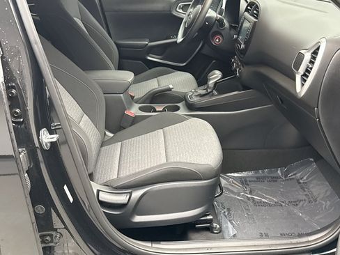 Used 2021 Kia Soul S FWD image 16