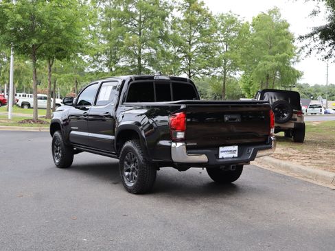 Used 2020 Toyota Tacoma SR5 w/ SR5 Appearance Package (SM) RWD image 7