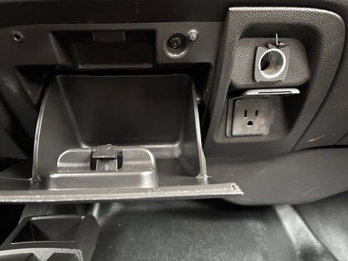 Used 2018 GMC Sierra 3500 Base w/ Sierra Convenience Package image 19