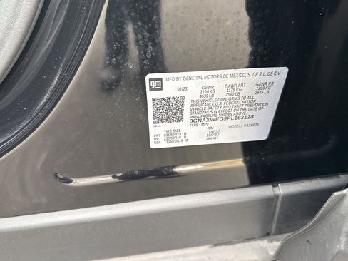 Used 2023 Chevrolet Equinox RS image 31