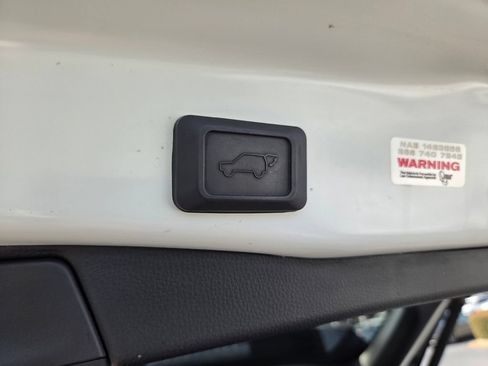 Used 2022 Toyota RAV4 XSE w/ XSE Grade Weather Package AWD/4WD image 14