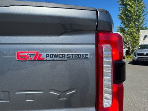 New 2025 Ford F350 Lariat w/ Lariat Ultimate Package image 39