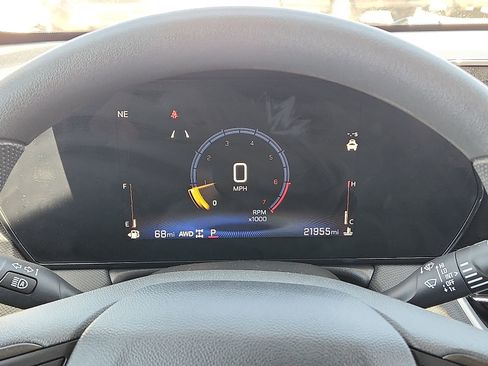 Used 2025 Chevrolet TrailBlazer LT AWD/4WD image 18