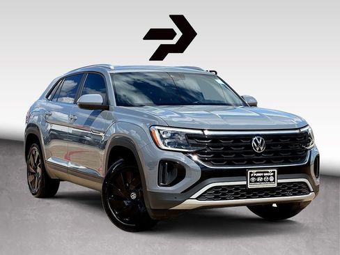 Certified 2024 Volkswagen Atlas Cross Sport SE w/ Panoramic Sunroof Package FWD image 1