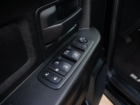 Used 2013 RAM 1500 Express image 12