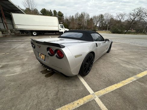 Used 2007 Chevrolet Corvette Convertible w/ Preferred Equipment Group image 5