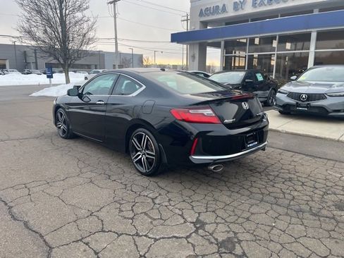 Used 2017 Honda Accord Touring image 8