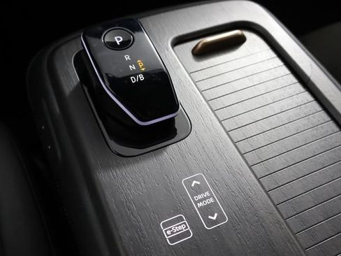 Used 2023 Nissan Ariya FWD image 22