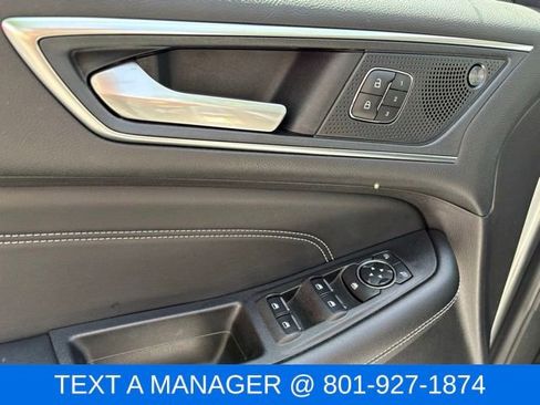 Used 2022 Ford Edge Titanium AWD/4WD image 16