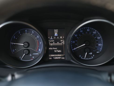 Used 2017 Toyota Corolla iM image 33