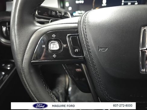 Used 2022 Lincoln Aviator AWD w/ Elements Package image 20