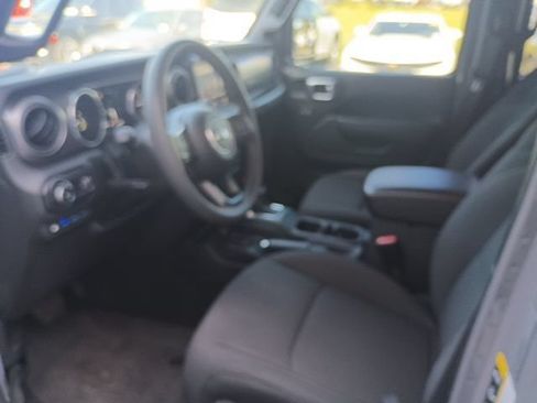 Used 2023 Jeep Wrangler Unlimited w/ Sun & Screen Package AWD/4WD image 8