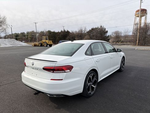 Certified 2021 Volkswagen Passat 2.0T R-Line image 6