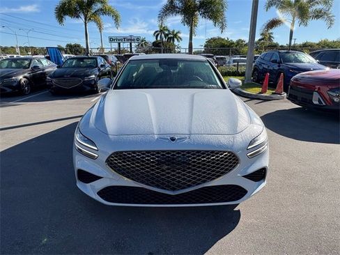 Used 2022 Genesis G70 2.0T image 7