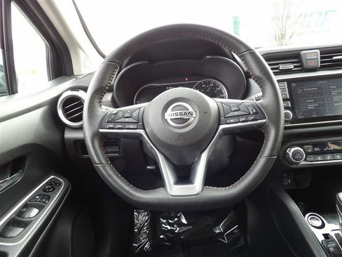 Used 2020 Nissan Versa SR w/ Convenience Package image 17