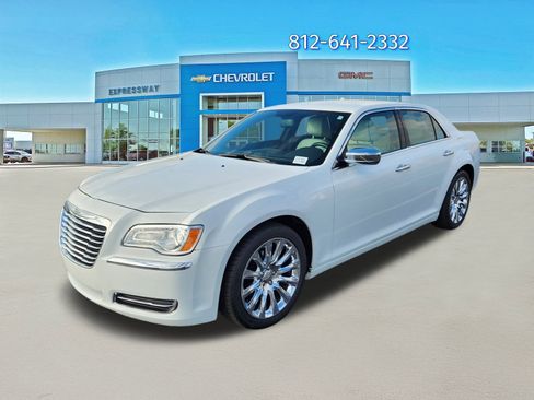 Used 2014 Chrysler 300 Uptown Edition w/ Quick Order Package 22M image 3