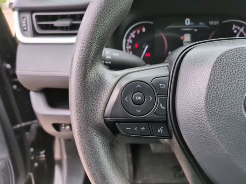 Used 2024 Toyota RAV4 XLE FWD image 18