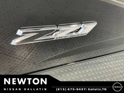 Used 2020 Chevrolet Colorado Z71 w/ Z71 Midnight Edition AWD/4WD image 7