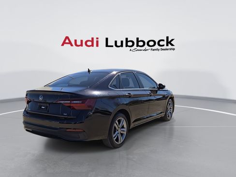 Used 2024 Volkswagen Jetta SE image 8