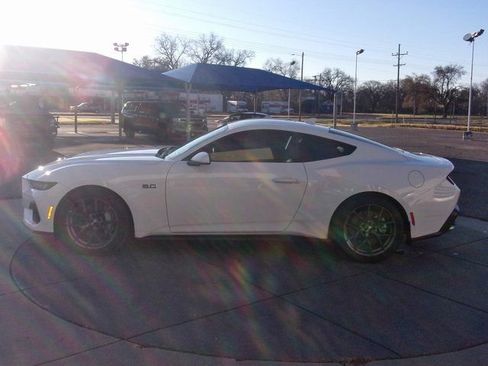 Used 2025 Ford Mustang GT Premium RWD image 14