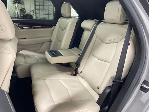 Used 2018 Cadillac XT5 Luxury w/ Driver Awareness Package image 23