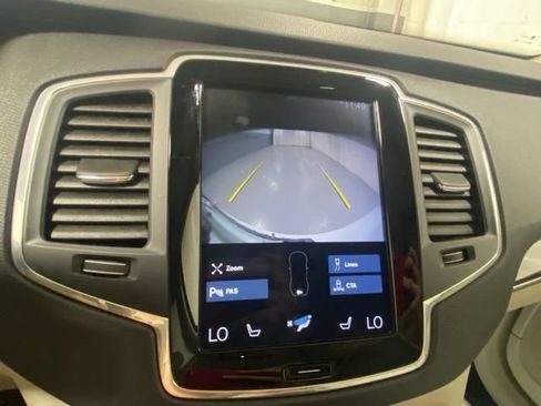 Used 2019 Volvo XC90 T5 Momentum w/ Multimedia Package AWD/4WD image 25