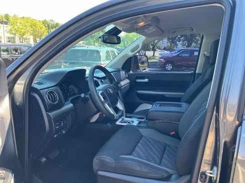 Used 2020 Toyota Tundra SR5 w/ SR5 Upgrade Package AWD/4WD image 11