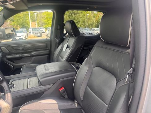 Used 2025 RAM 1500 Limited AWD/4WD image 9
