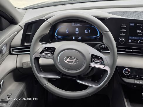 Certified 2025 Hyundai Elantra Sport FWD image 24