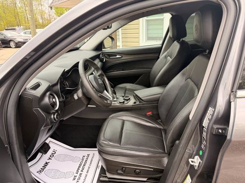 Used 2018 Alfa Romeo Stelvio Ti AWD/4WD image 15