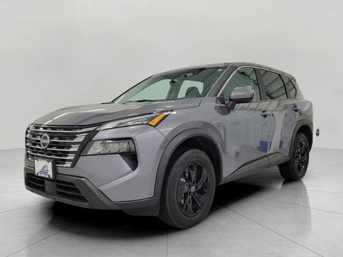 Used 2025 Nissan Rogue SV image 13