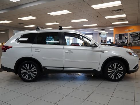 Used 2020 Mitsubishi Outlander GT image 16