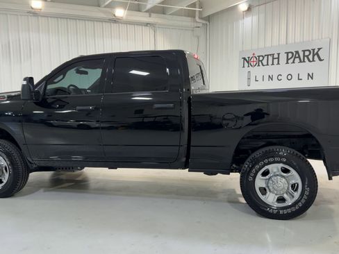 Used 2024 RAM 2500 Tradesman w/ Chrome Appearance Group image 7