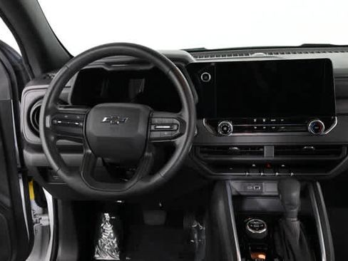 Used 2023 Chevrolet Colorado Trail Boss w/ Technology Package image 3