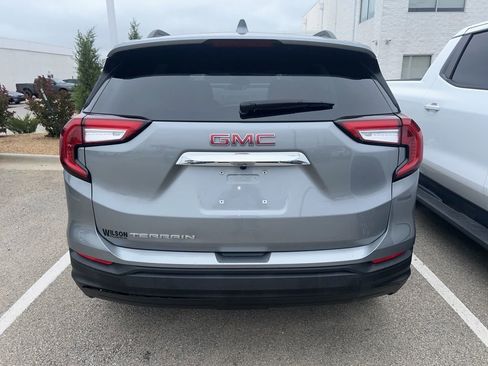 Used 2024 GMC Terrain SLE w/ Driver Convenience Package FWD image 10