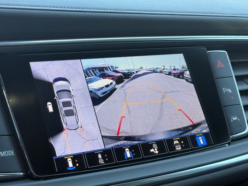 Used 2024 Buick Enclave Avenir w/ Avenir Technology Package FWD image 17