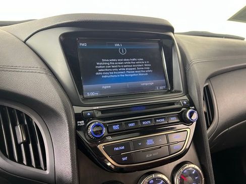 Used 2015 Hyundai Genesis 3.8 RWD image 17