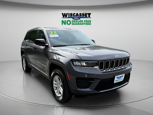 Used 2025 Jeep Grand Cherokee Laredo w/ Luxury Tech Group I AWD/4WD image 1