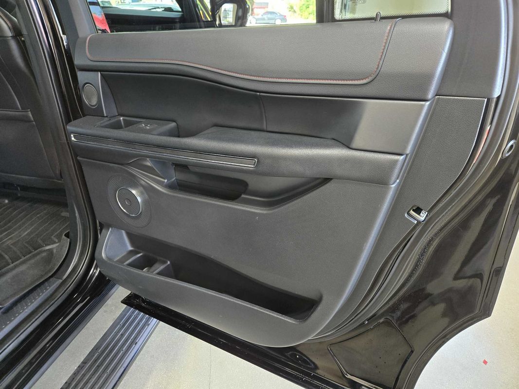 Used 2023 Ford Expedition Max Limited AWD/4WD image 32