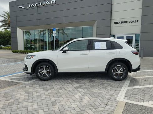 Used 2025 Honda HR-V EX-L image 2