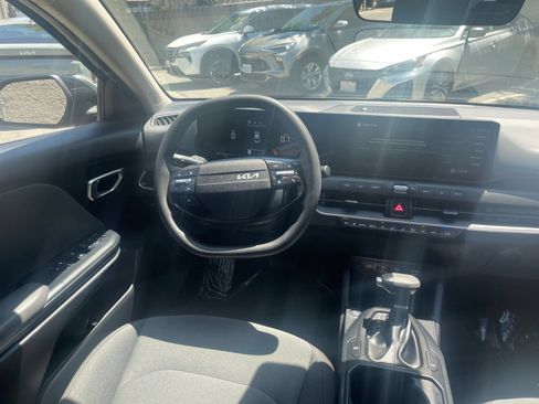 Used 2025 Kia K4 FWD image 33