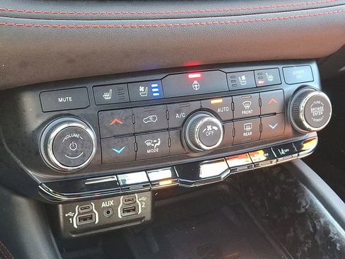 Certified 2023 Dodge Durango R/T image 16