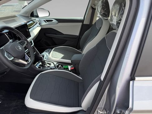 New 2025 Volkswagen Taos SE image 15